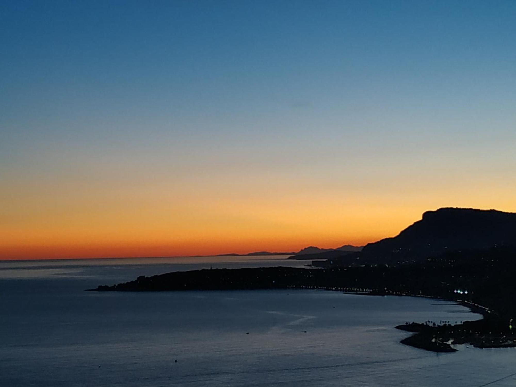 Total Sea View Grimaldi Διαμέρισμα Βεντιμίλια Εξωτερικό φωτογραφία